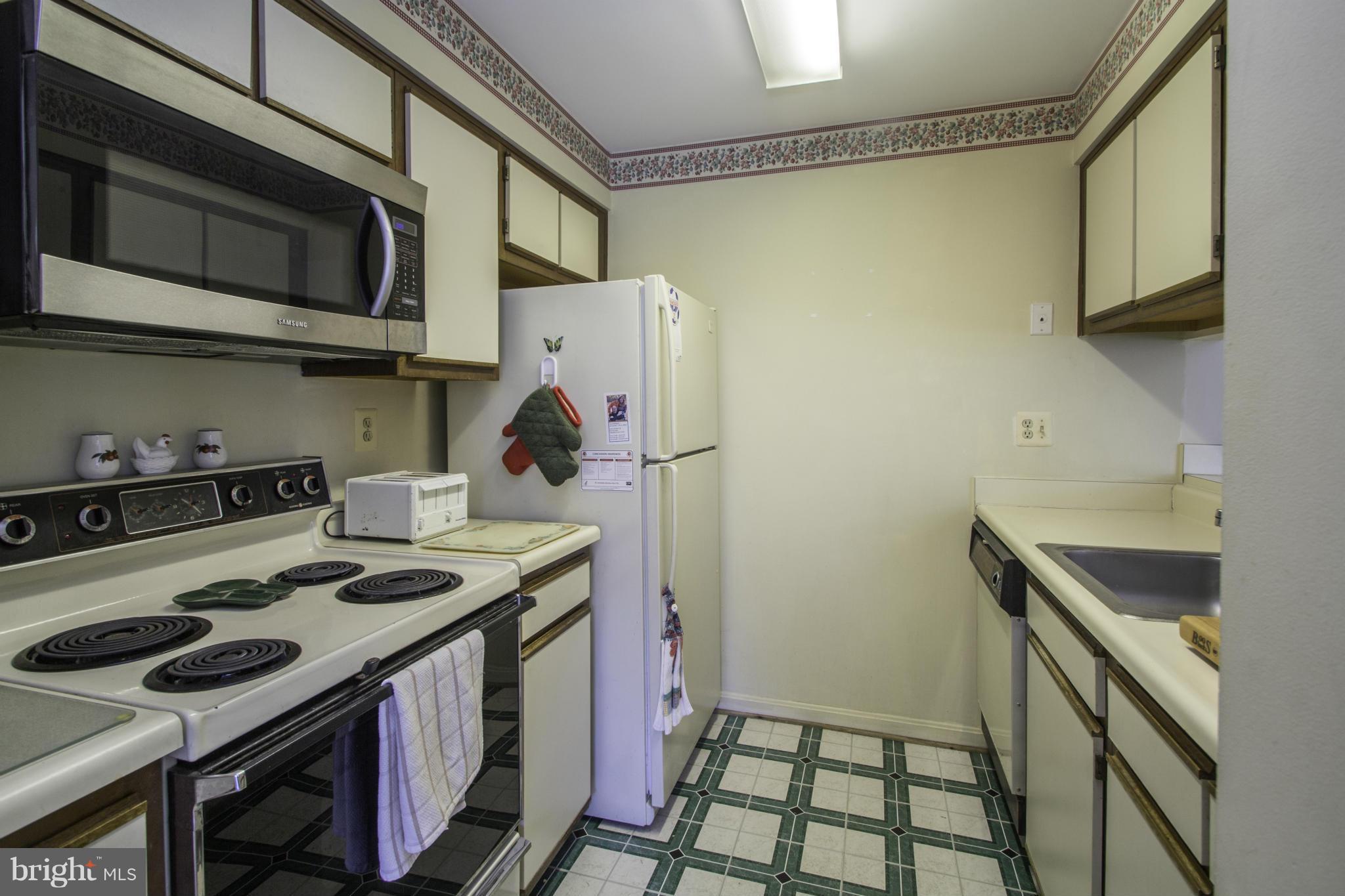 CASTLE HARBOUR CONDO - Residential