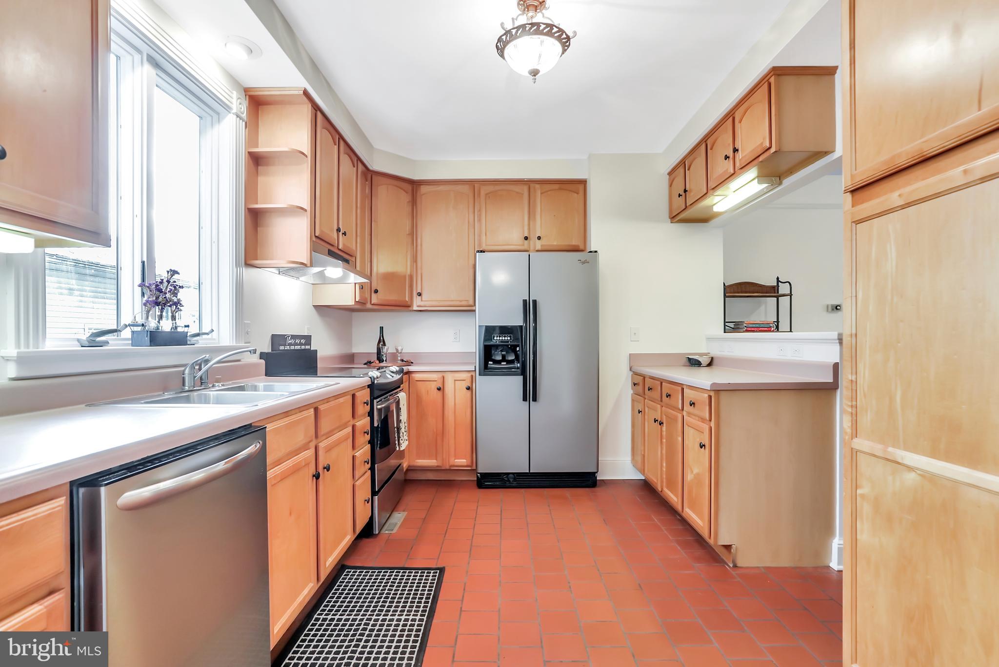 WEYERS CAVE - Residential