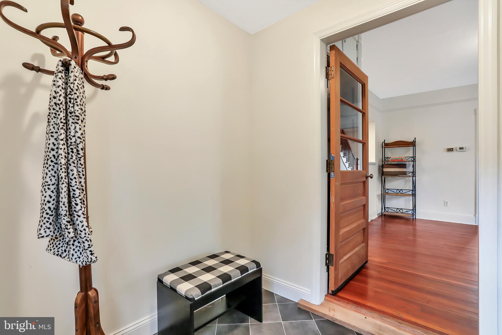 WEYERS CAVE - Residential