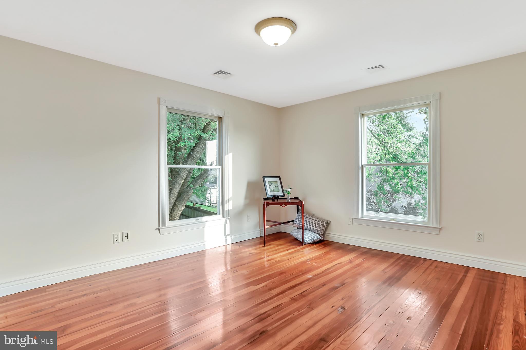 WEYERS CAVE - Residential