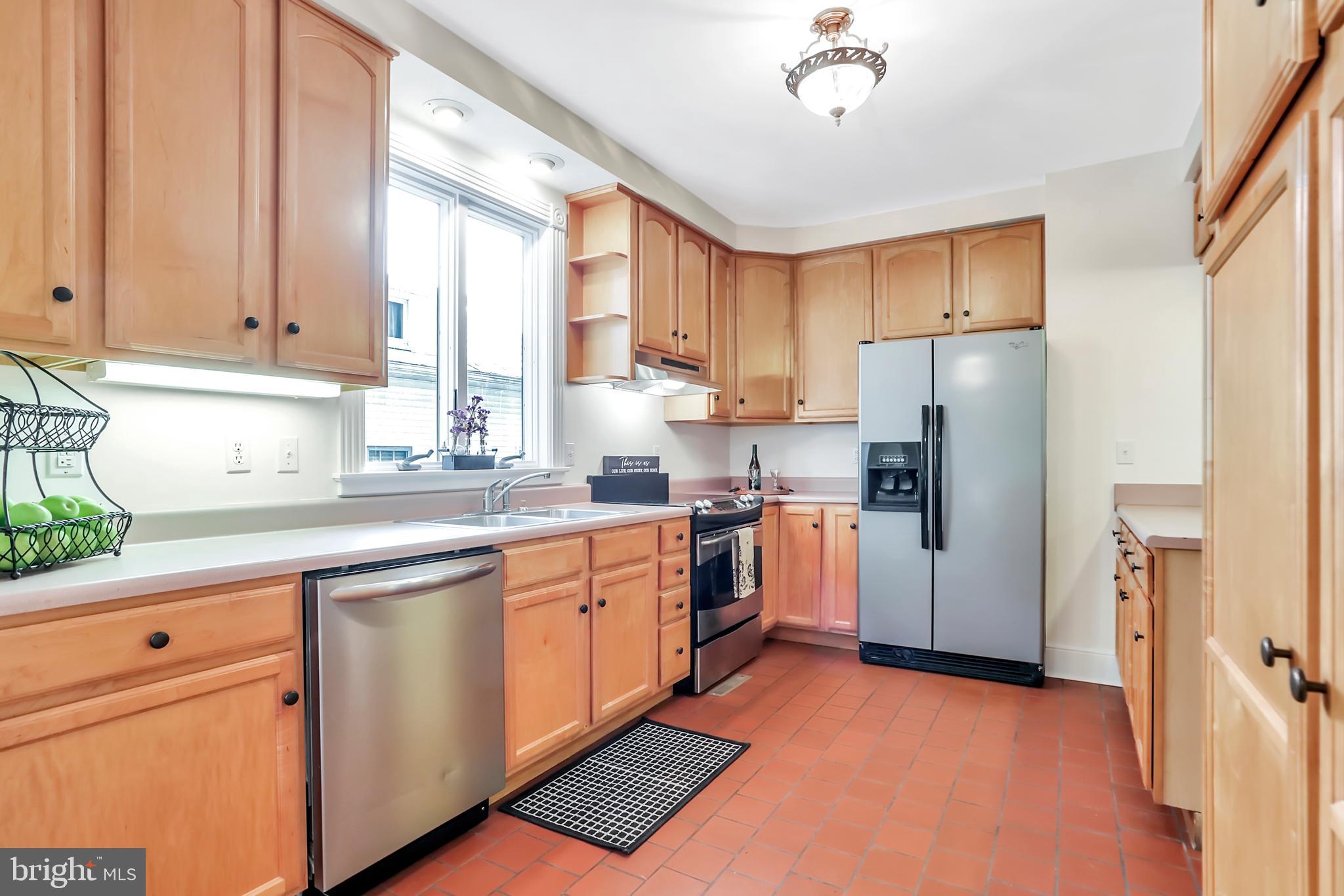 WEYERS CAVE - Residential