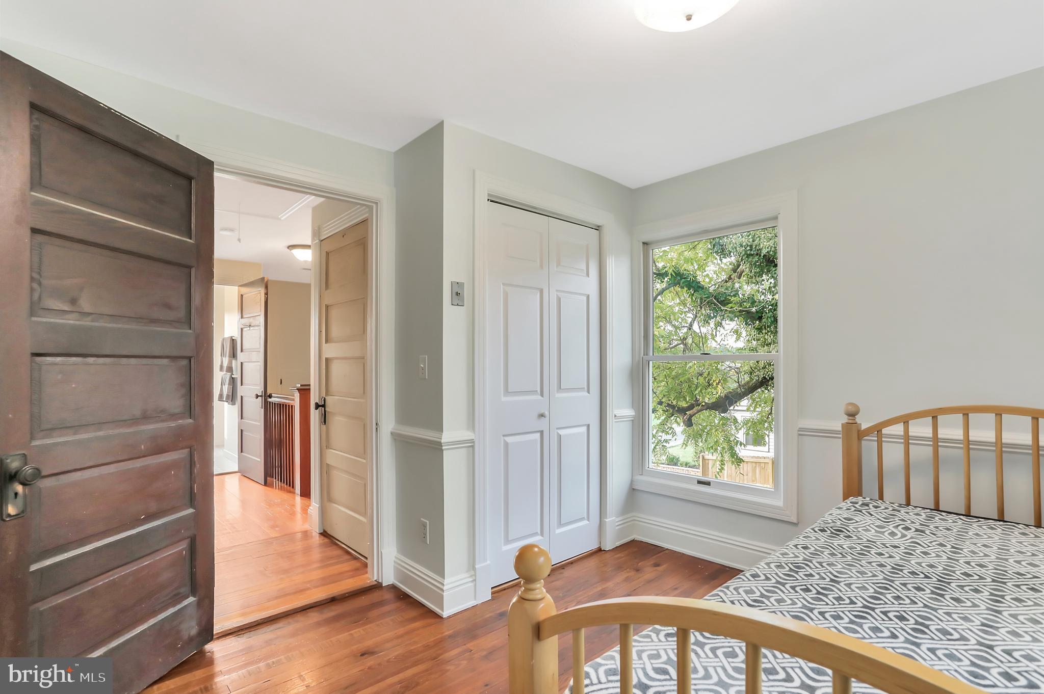 WEYERS CAVE - Residential