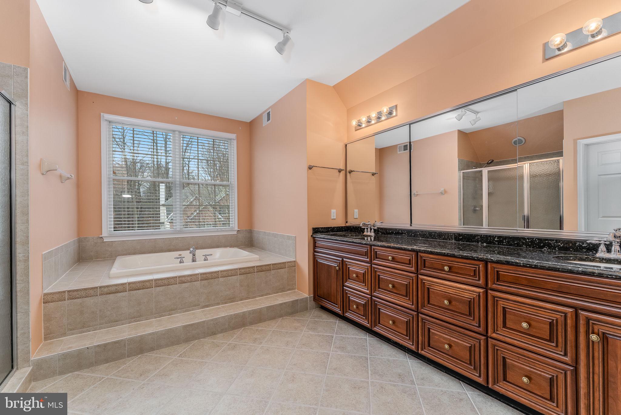 UPPER MOUNTAIN ESTS - Residential