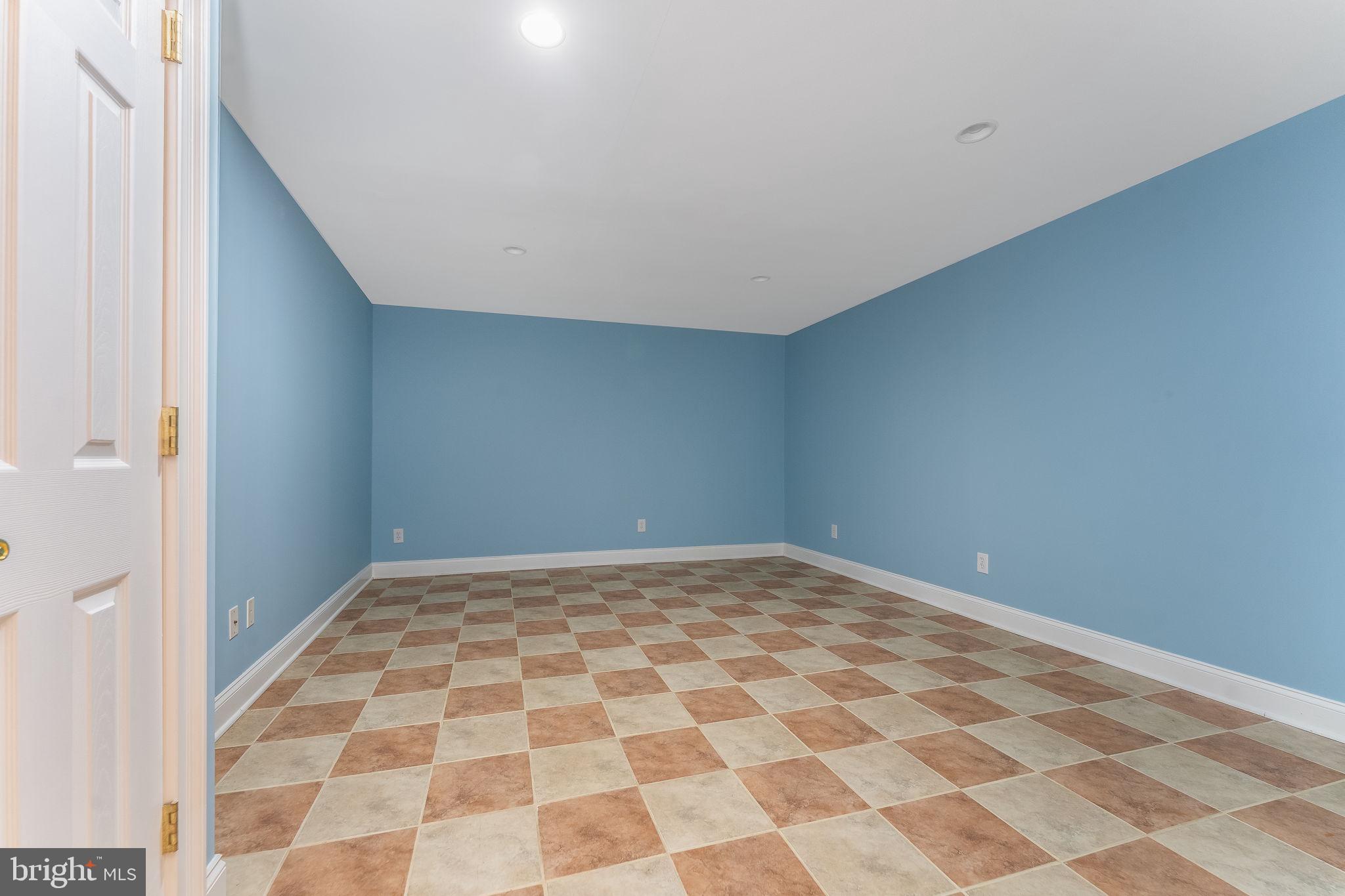 UPPER MOUNTAIN ESTS - Residential