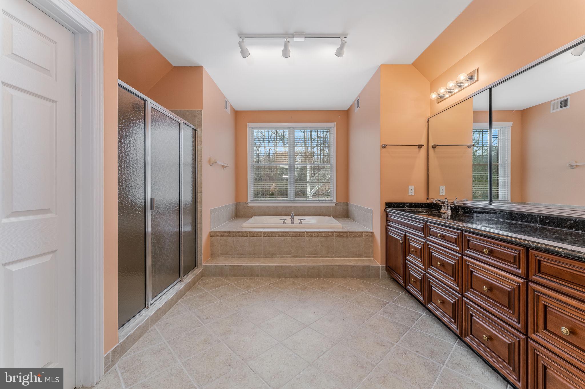 UPPER MOUNTAIN ESTS - Residential