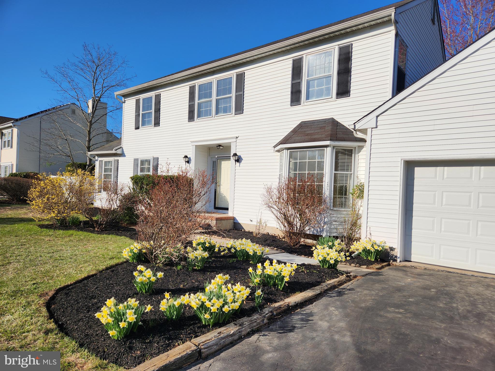 10 DUSTIN DRIVE