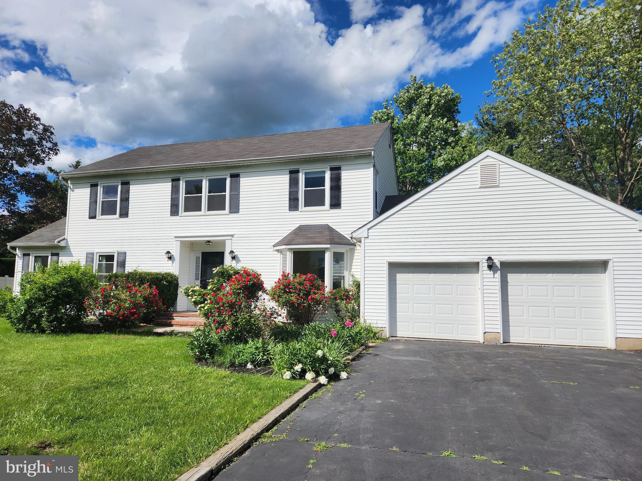 10 DUSTIN DRIVE