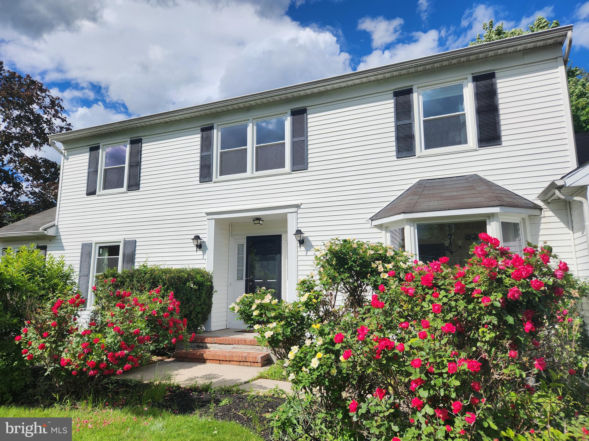 10 DUSTIN DRIVE