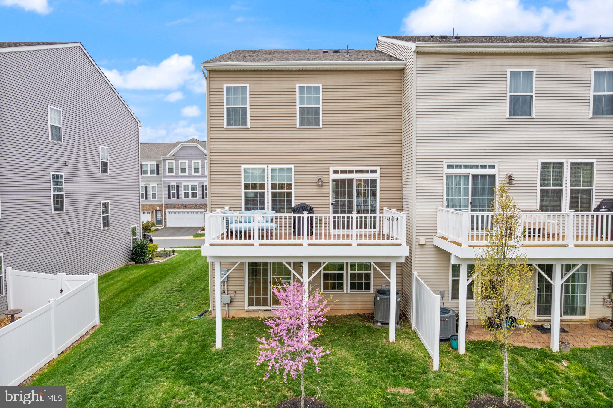 BRADLEY SQUARE - Residential