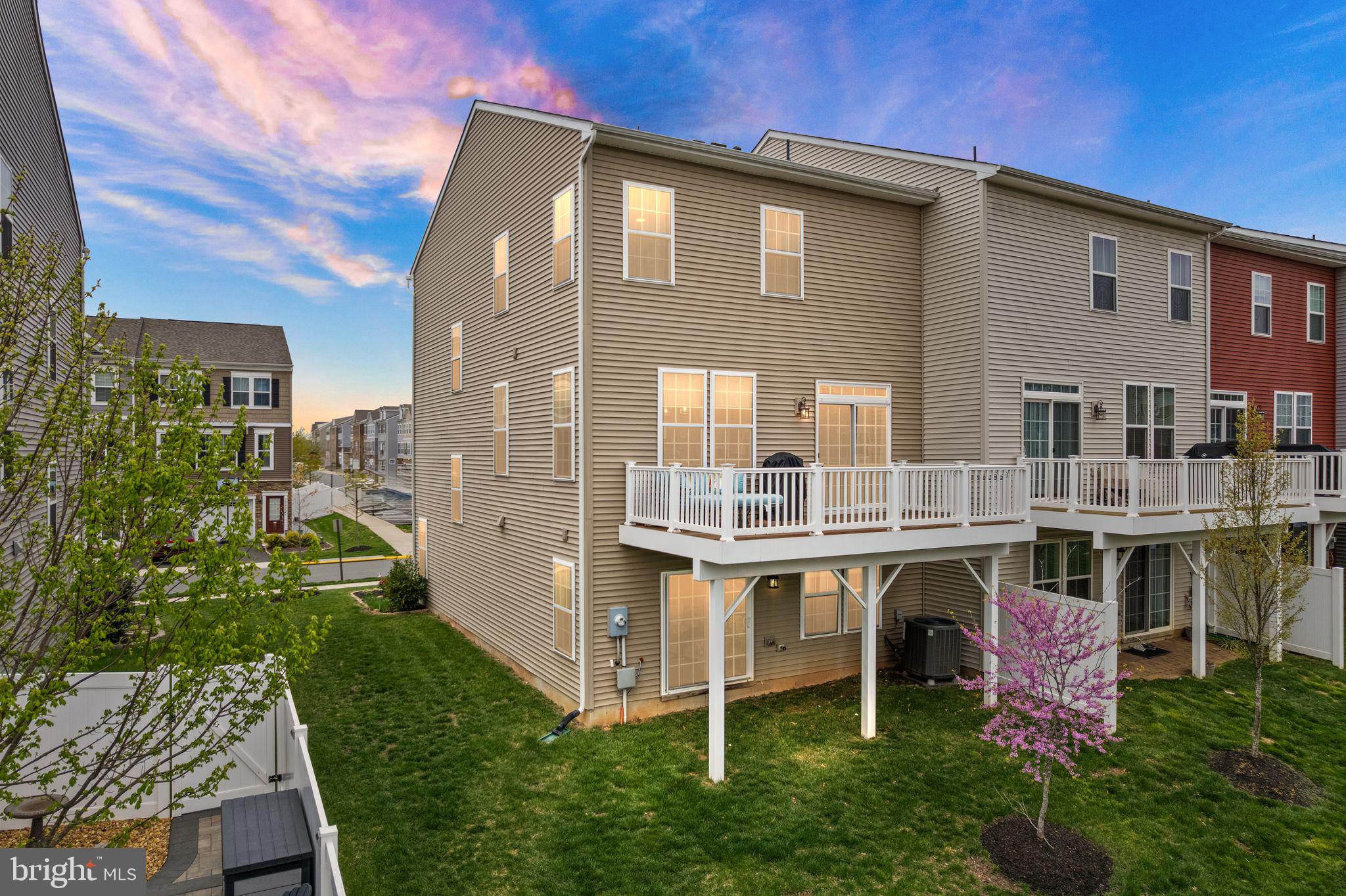 BRADLEY SQUARE - Residential