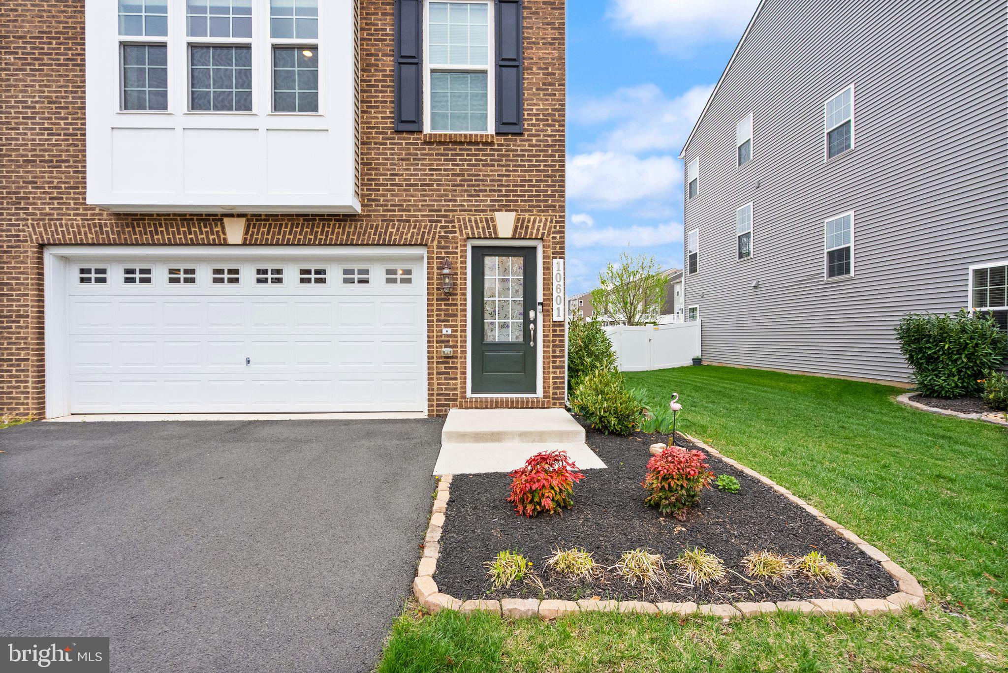 BRADLEY SQUARE - Residential