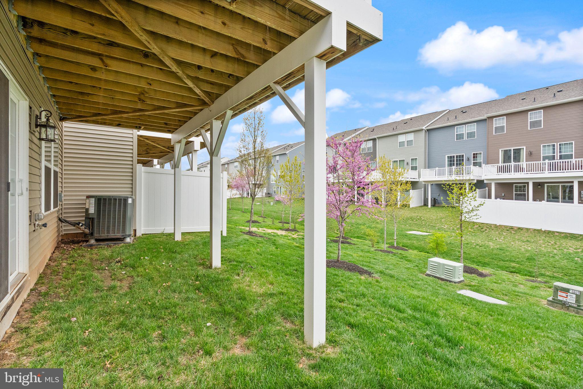 BRADLEY SQUARE - Residential