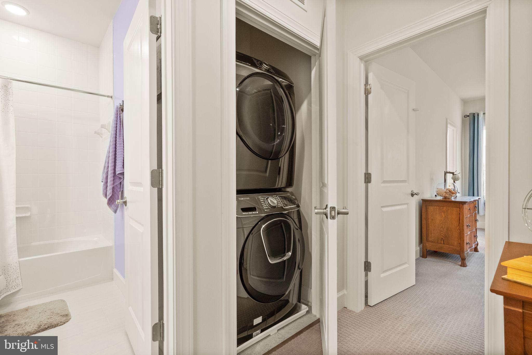 BRADLEY SQUARE - Residential