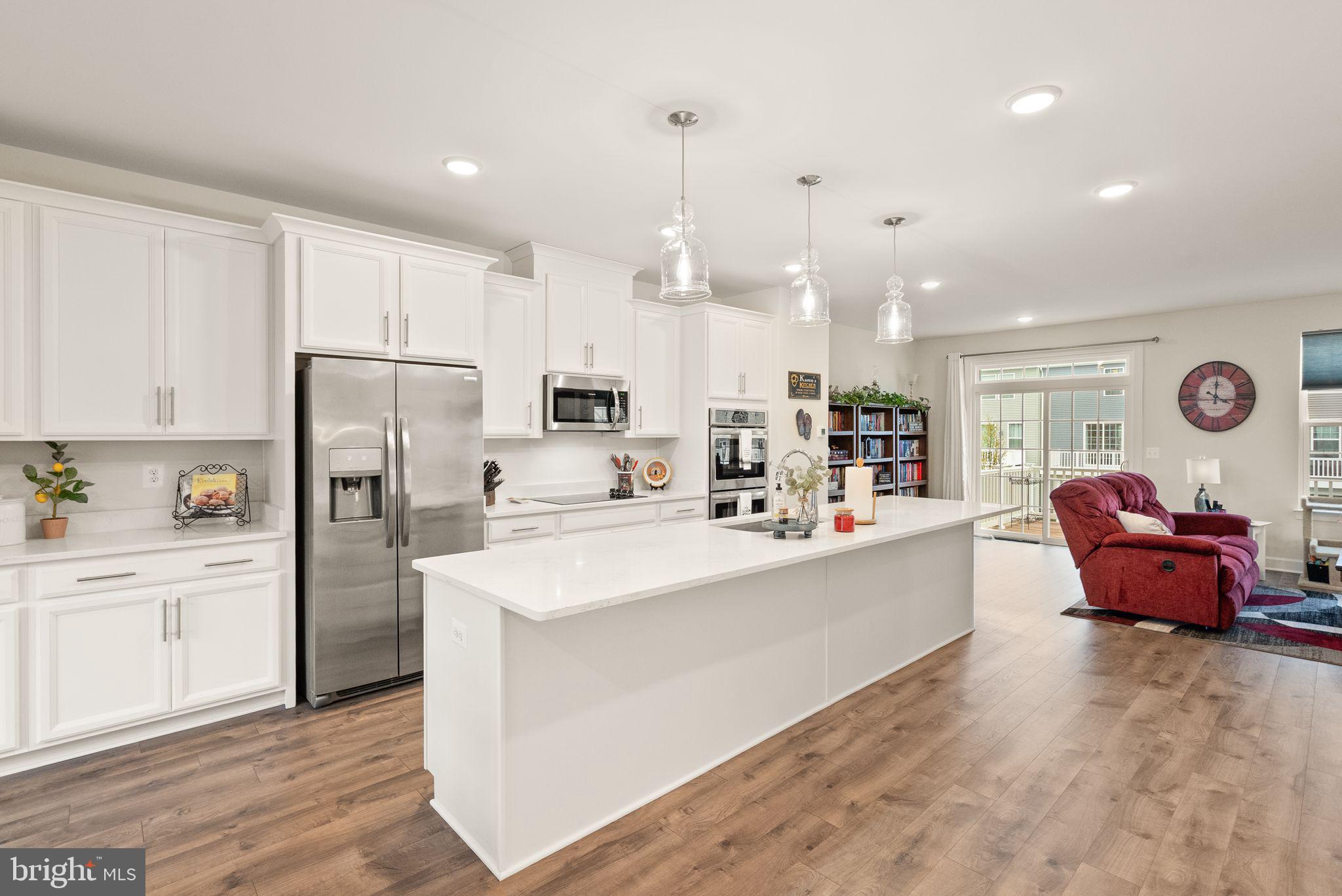 BRADLEY SQUARE - Residential