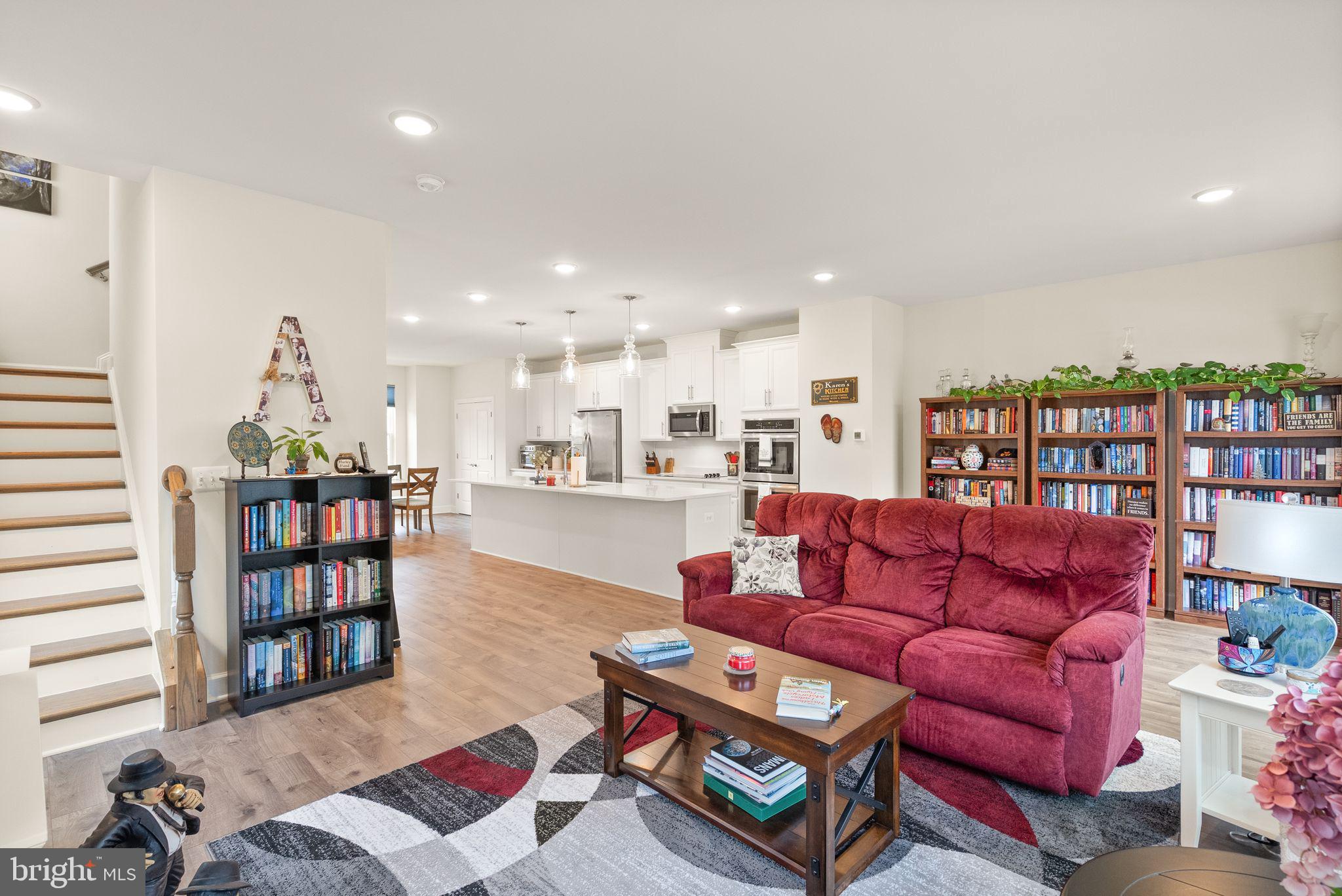 BRADLEY SQUARE - Residential