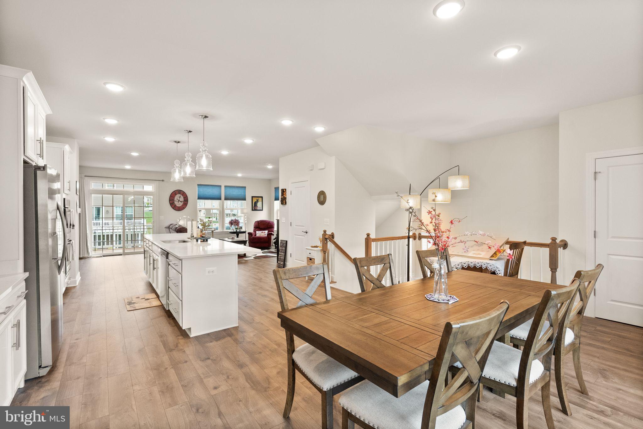 BRADLEY SQUARE - Residential