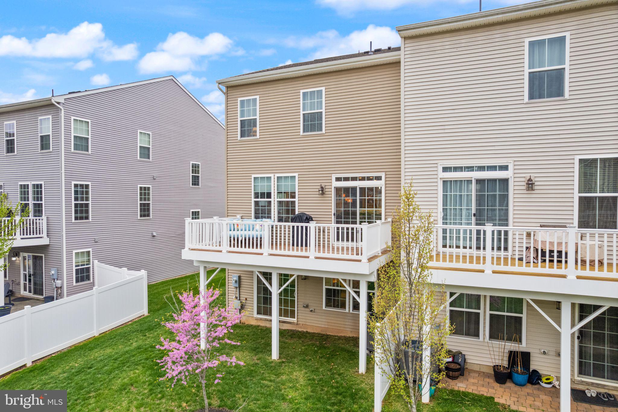 BRADLEY SQUARE - Residential