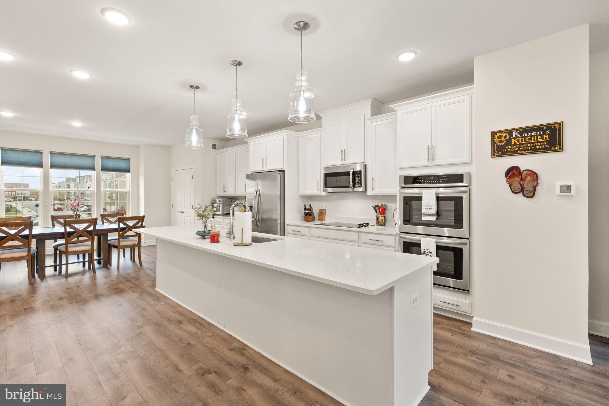 BRADLEY SQUARE - Residential