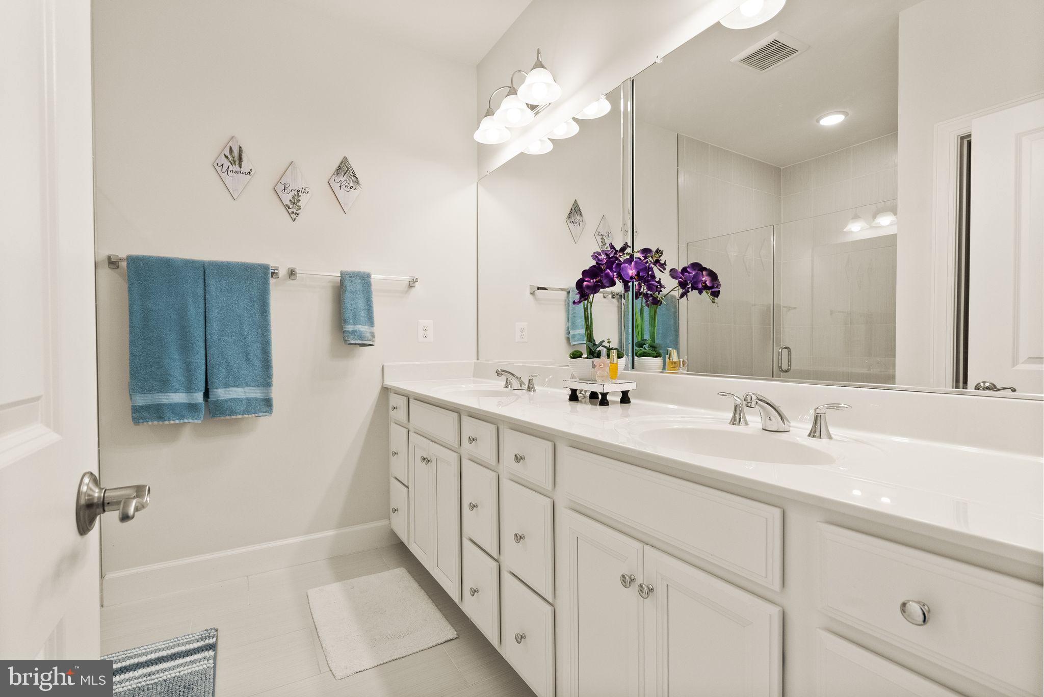 BRADLEY SQUARE - Residential