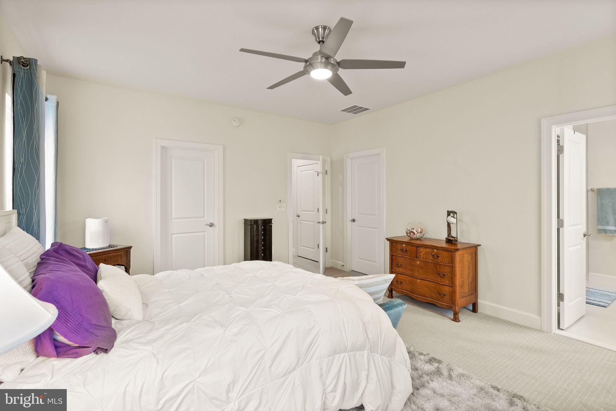 BRADLEY SQUARE - Residential