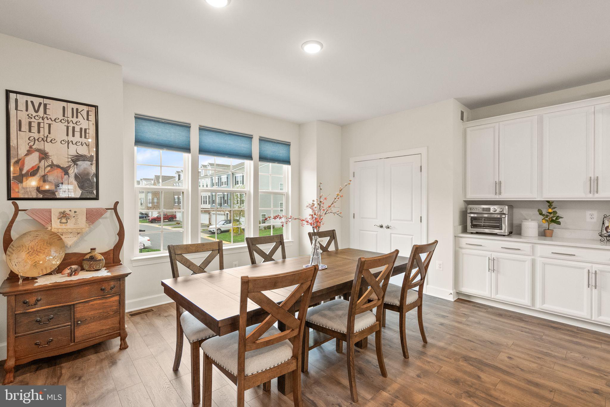 BRADLEY SQUARE - Residential