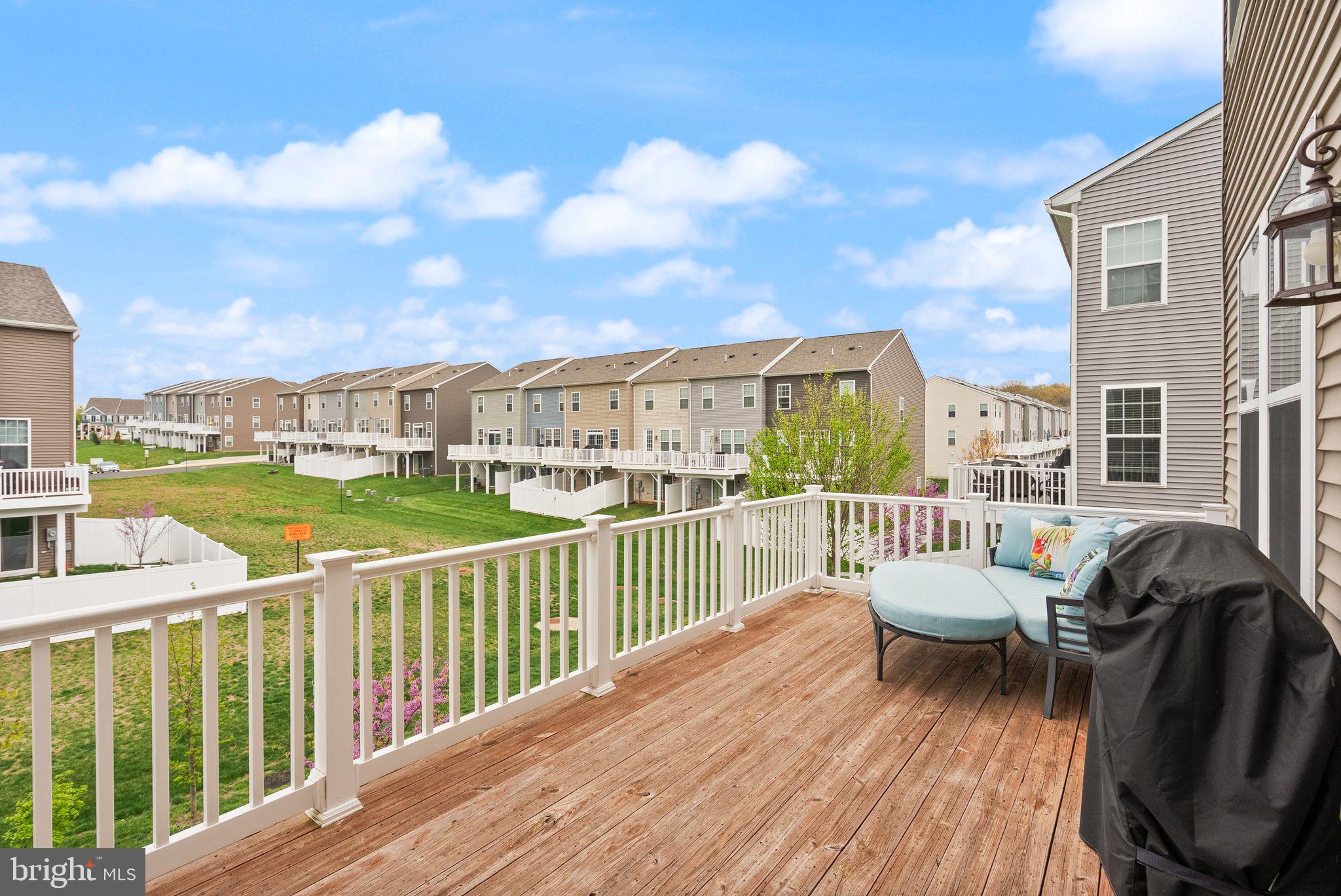 BRADLEY SQUARE - Residential