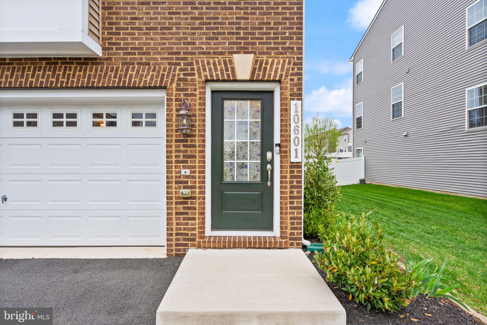 BRADLEY SQUARE - Residential