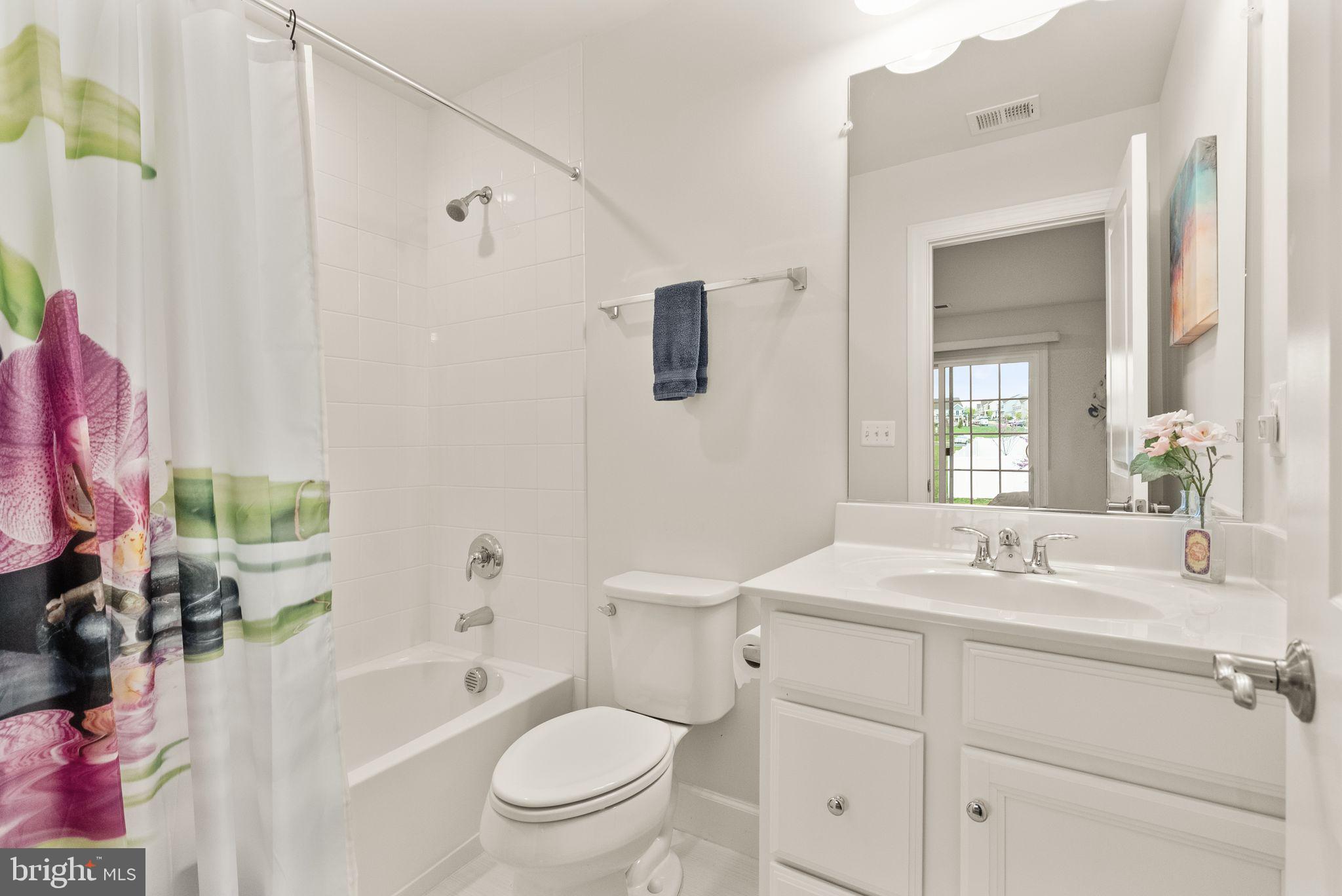 BRADLEY SQUARE - Residential