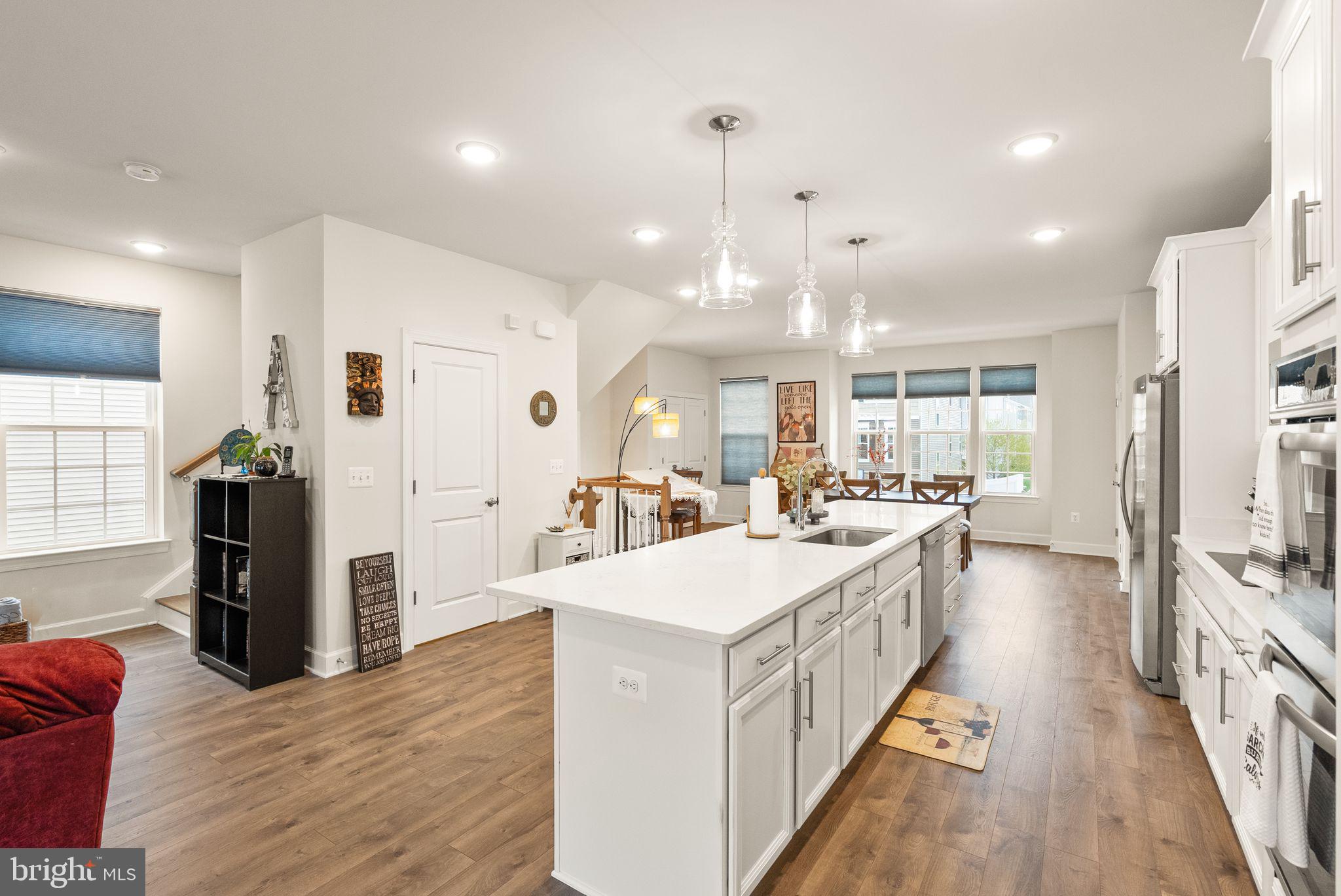 BRADLEY SQUARE - Residential