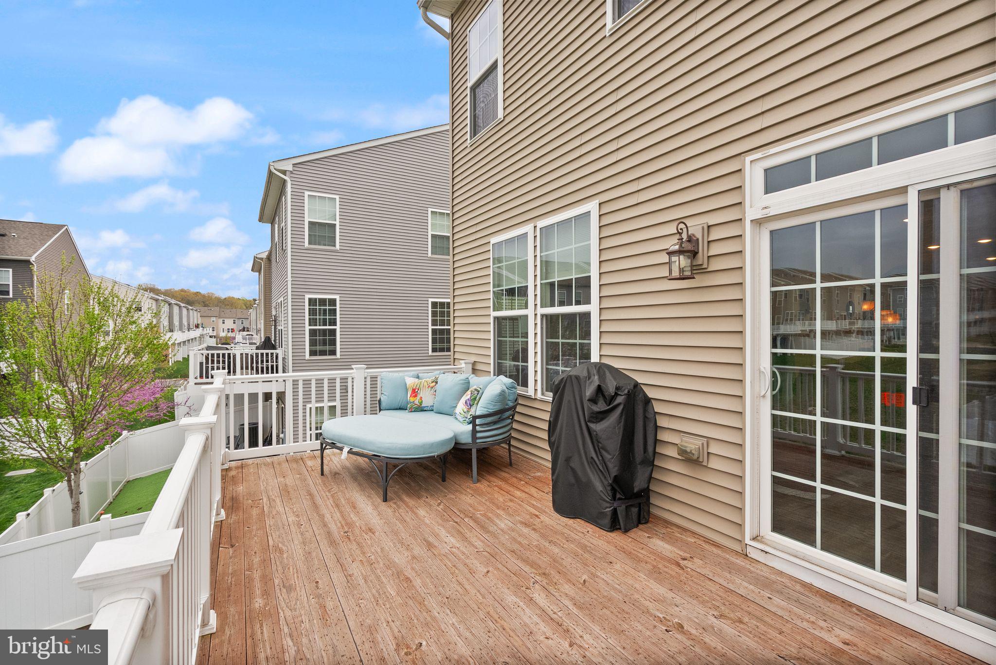 BRADLEY SQUARE - Residential