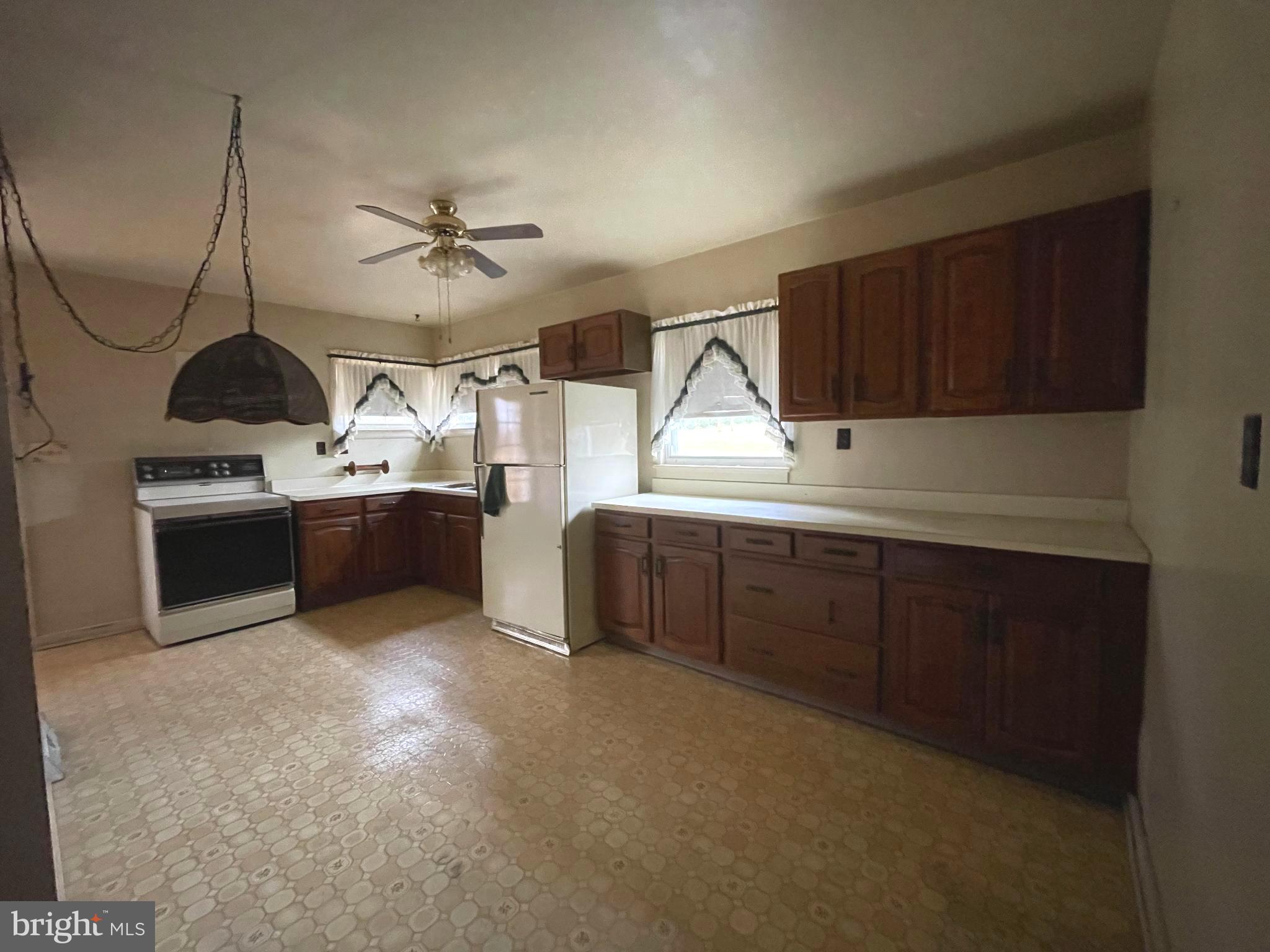 1350 SWAMP BRIDGE RD