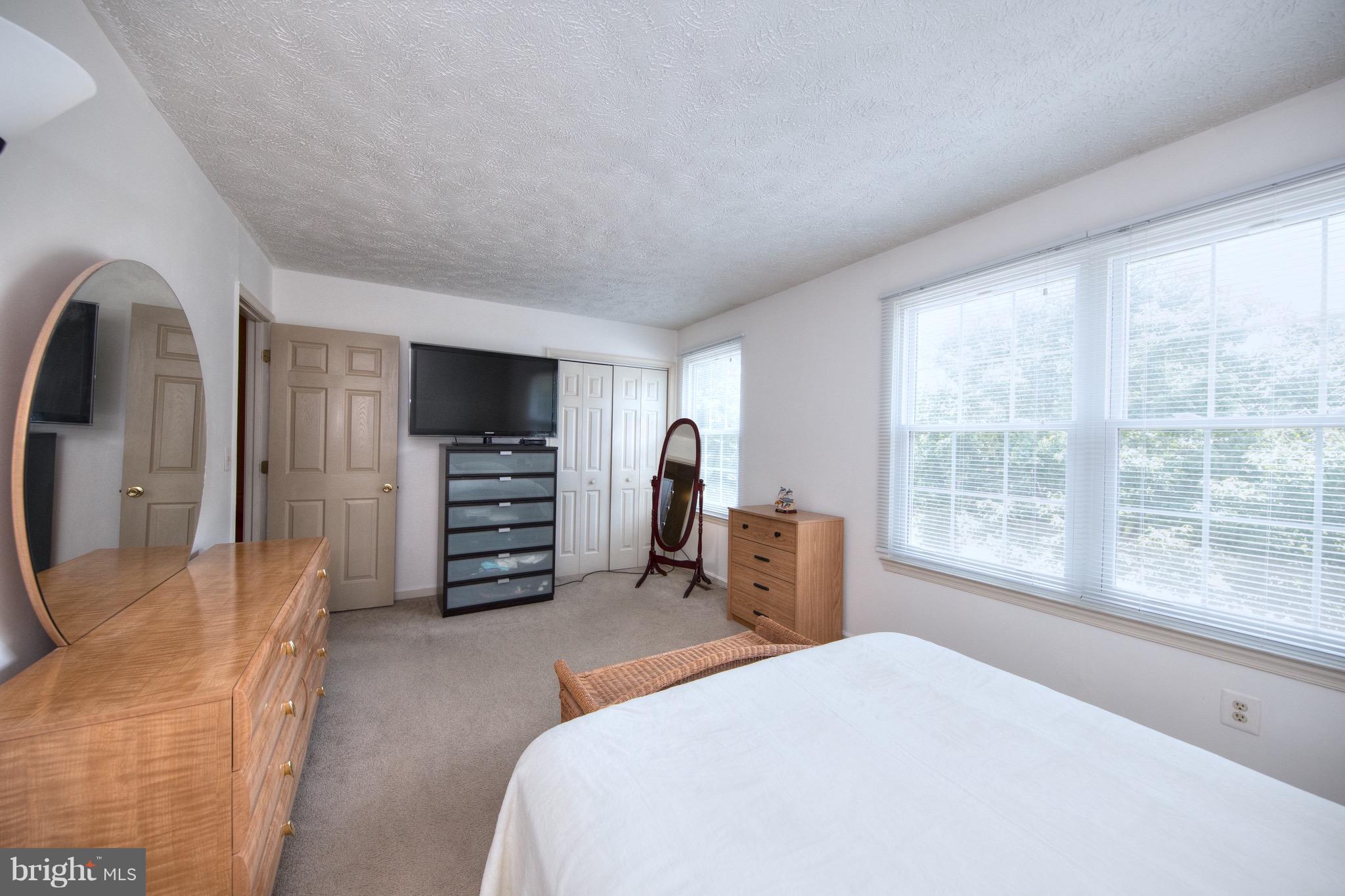 HOWARD MANOR - Residential