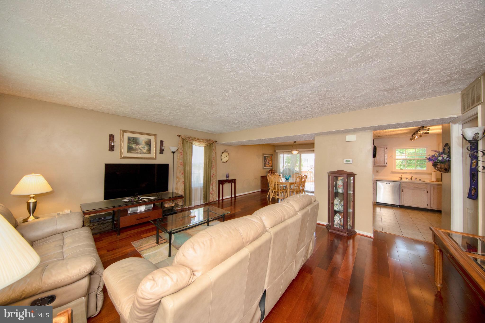 HOWARD MANOR - Residential