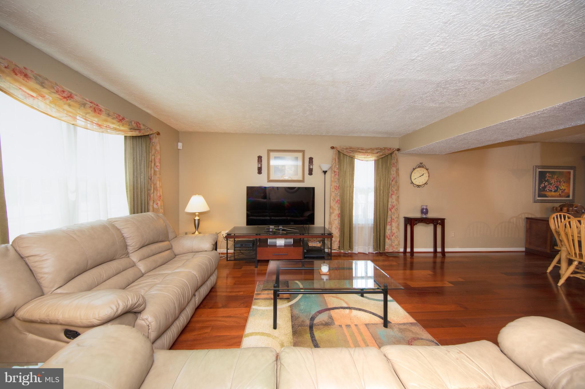 HOWARD MANOR - Residential