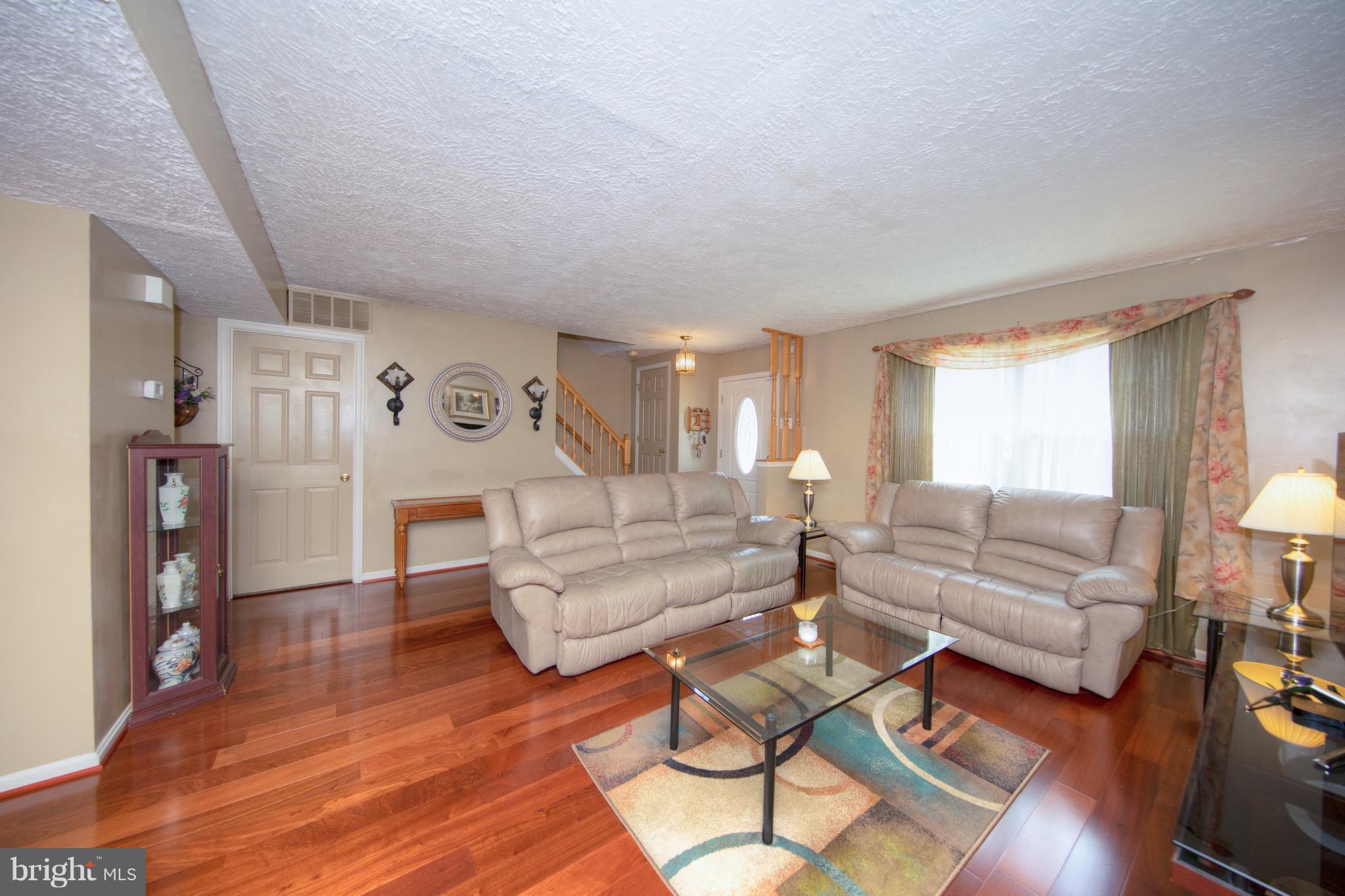 HOWARD MANOR - Residential