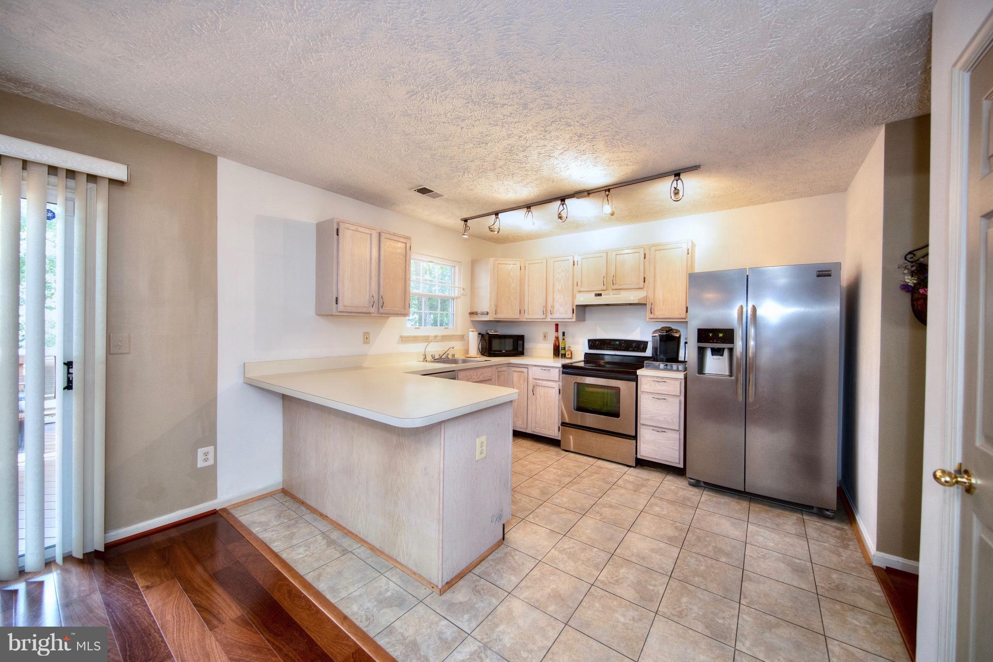 HOWARD MANOR - Residential