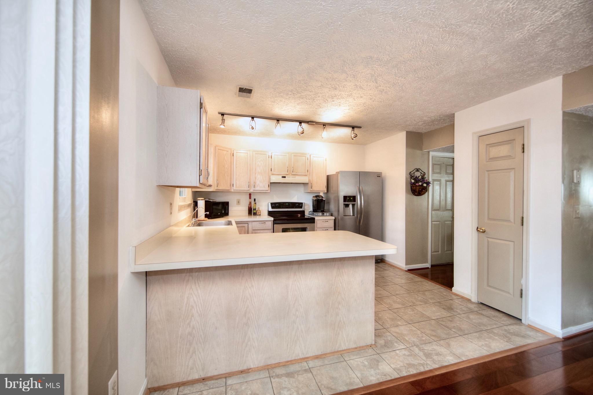 HOWARD MANOR - Residential