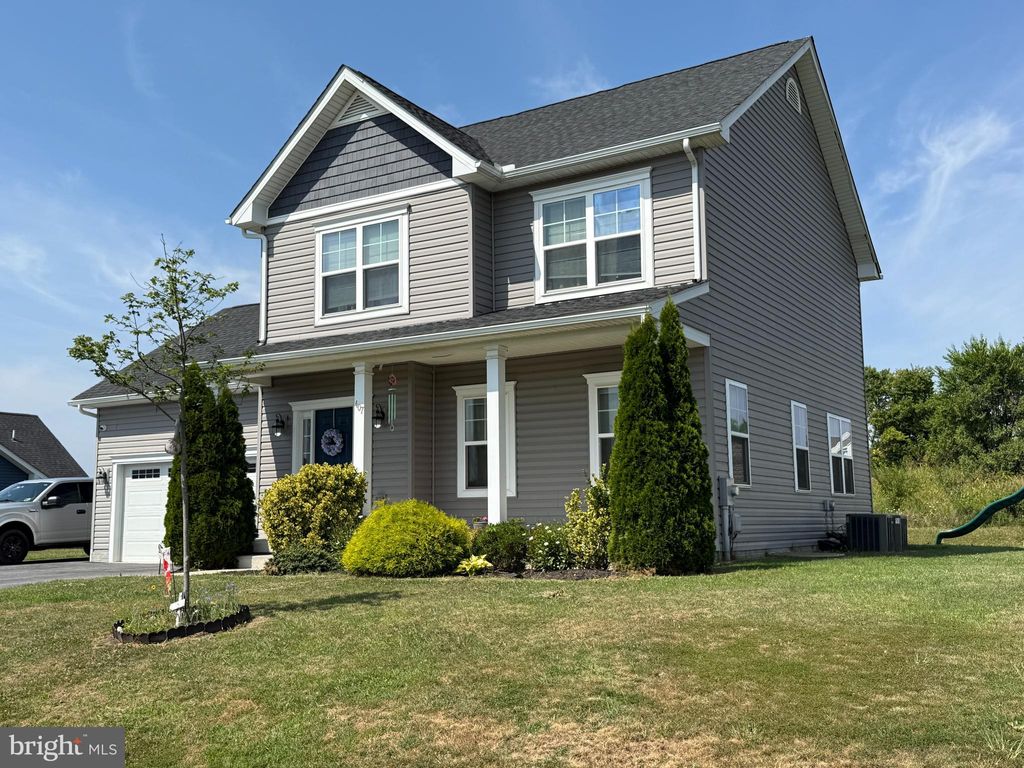 Photo of 407 Barrel Race Road, MARTINSBURG, WV 25404 (MLS # WVBE2045528)