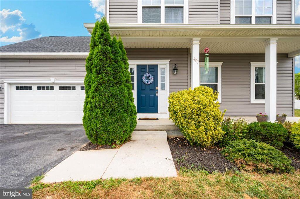 Photo of 407 Barrel Race Road, MARTINSBURG, WV 25404 (MLS # WVBE2045528)