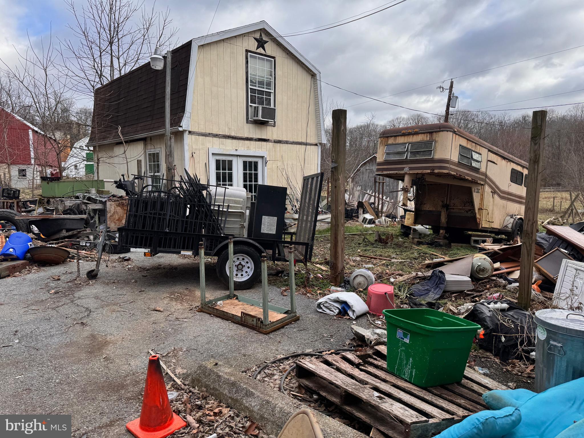 MIDDLETOWN - Residential