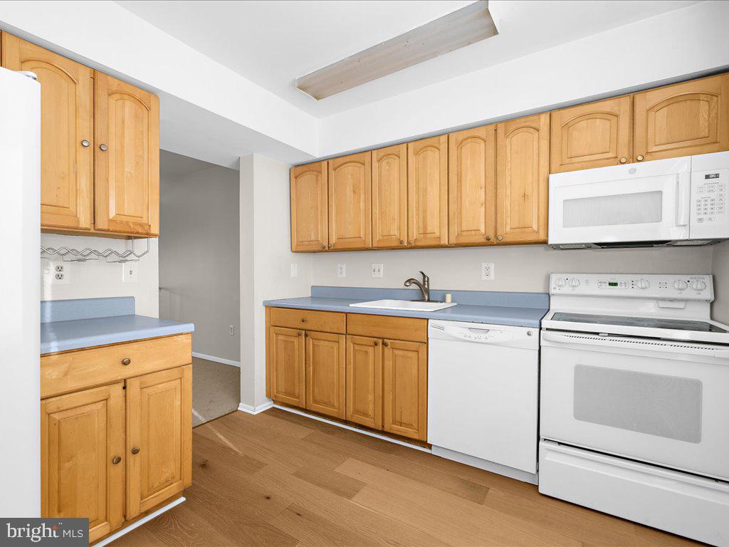 KIMBERLY WOODS VILLAGE - Residential Lease