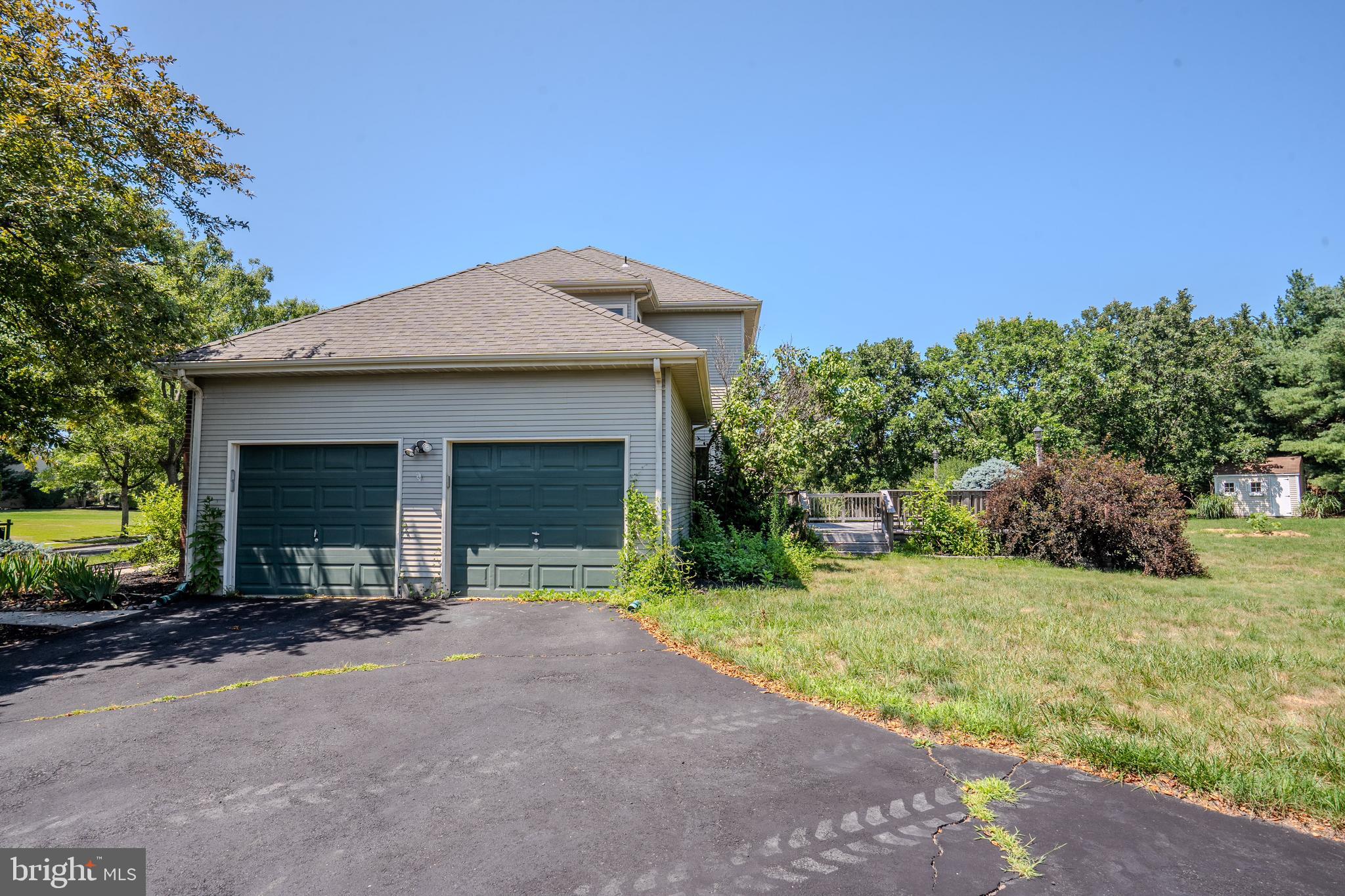 32 W KINCAID DRIVE