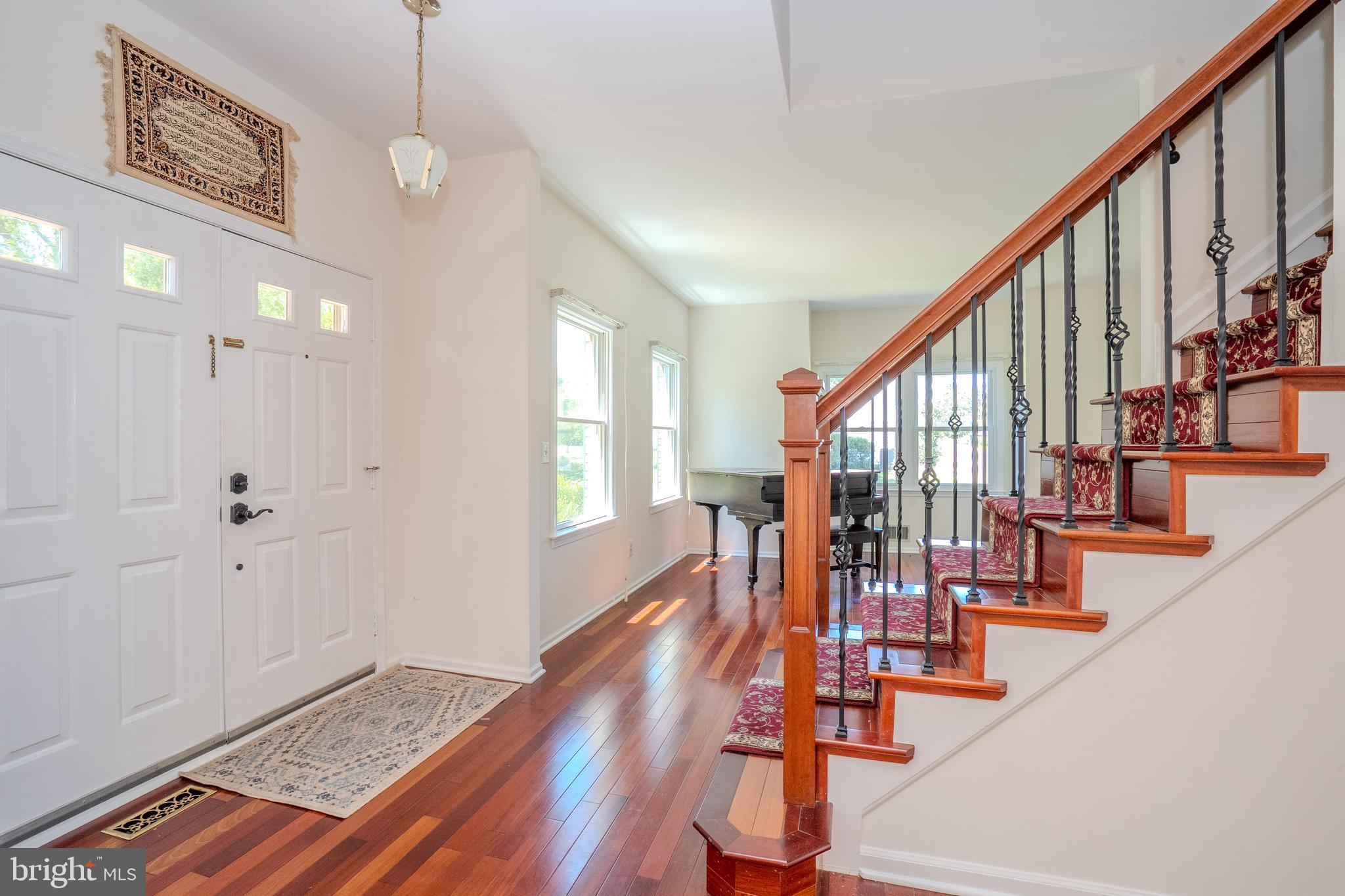 32 W KINCAID DRIVE