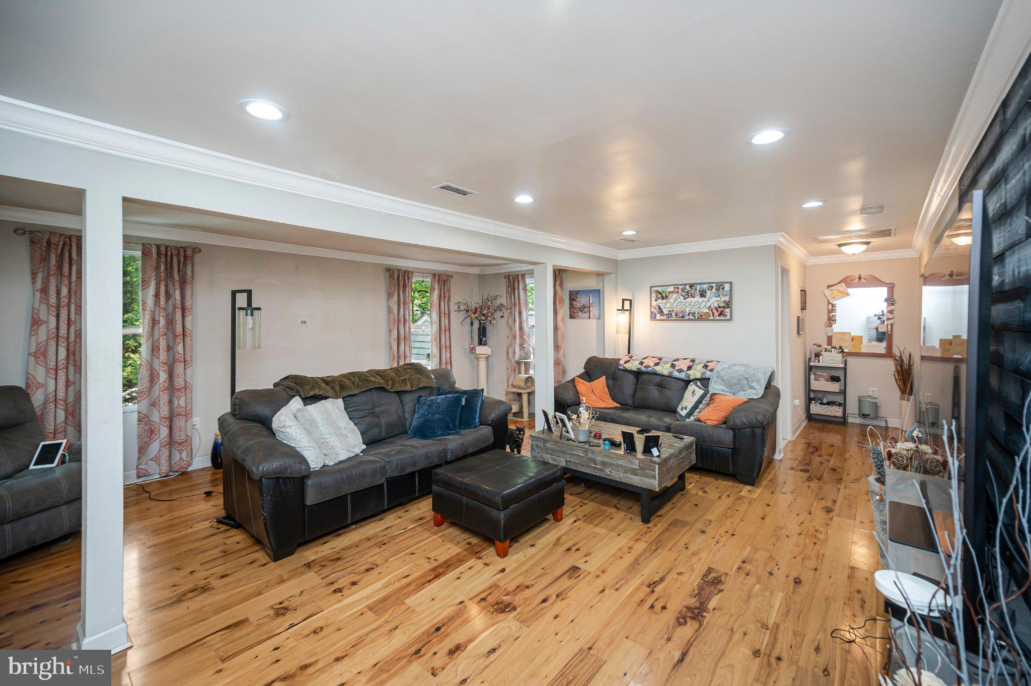3932 OAKDALE CIRCLE