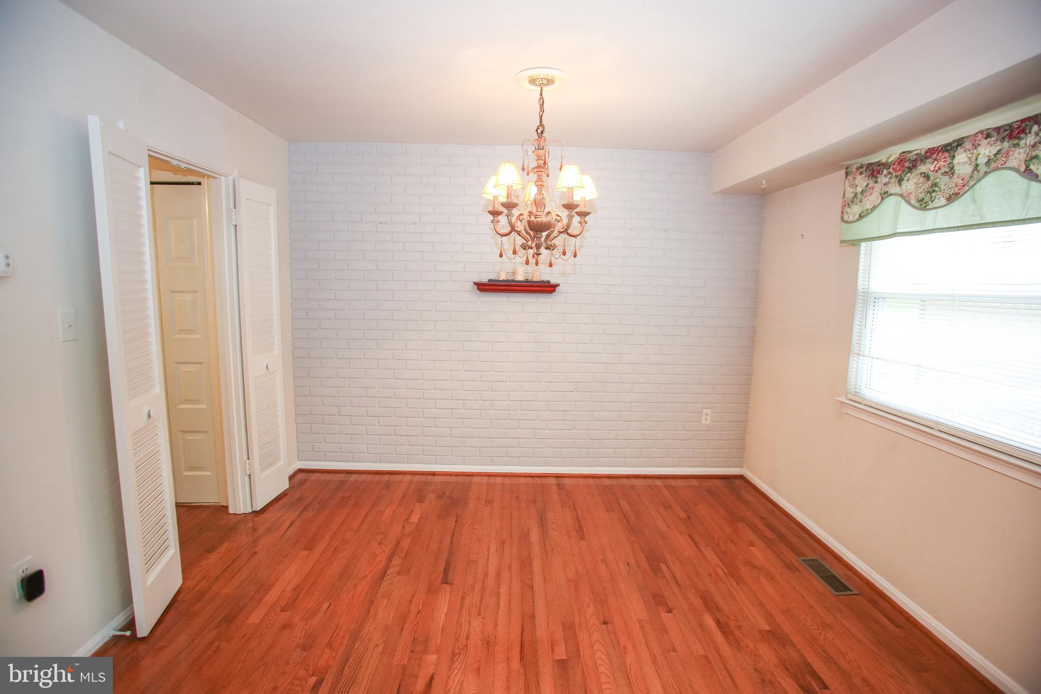 BURKE STATION SQUARE - Residential