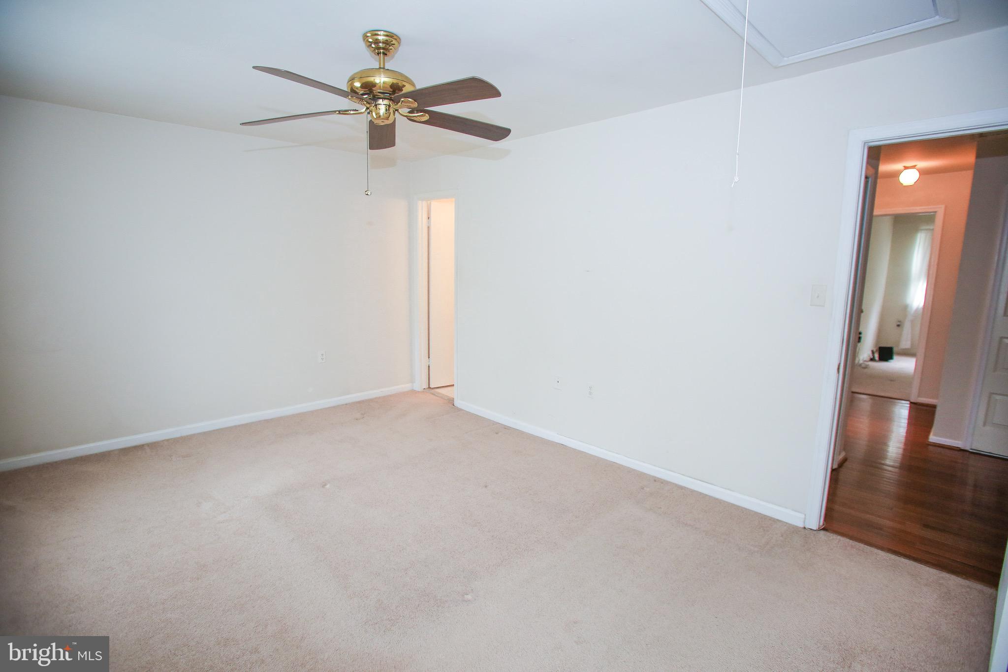 BURKE STATION SQUARE - Residential