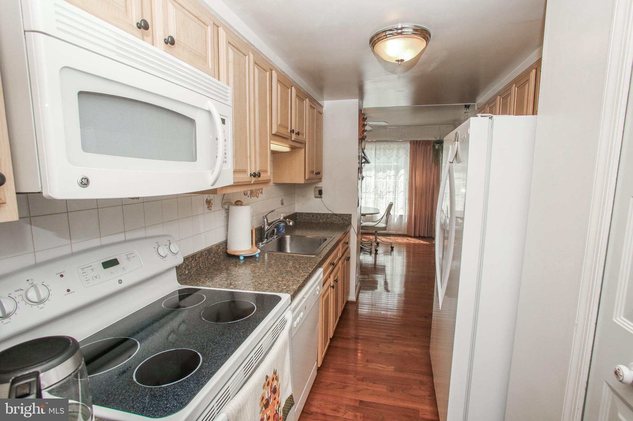 BURKE STATION SQUARE - Residential