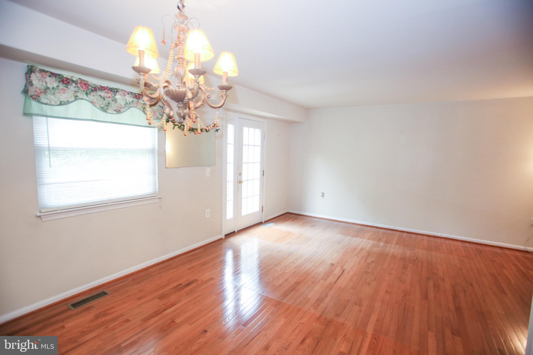 BURKE STATION SQUARE - Residential