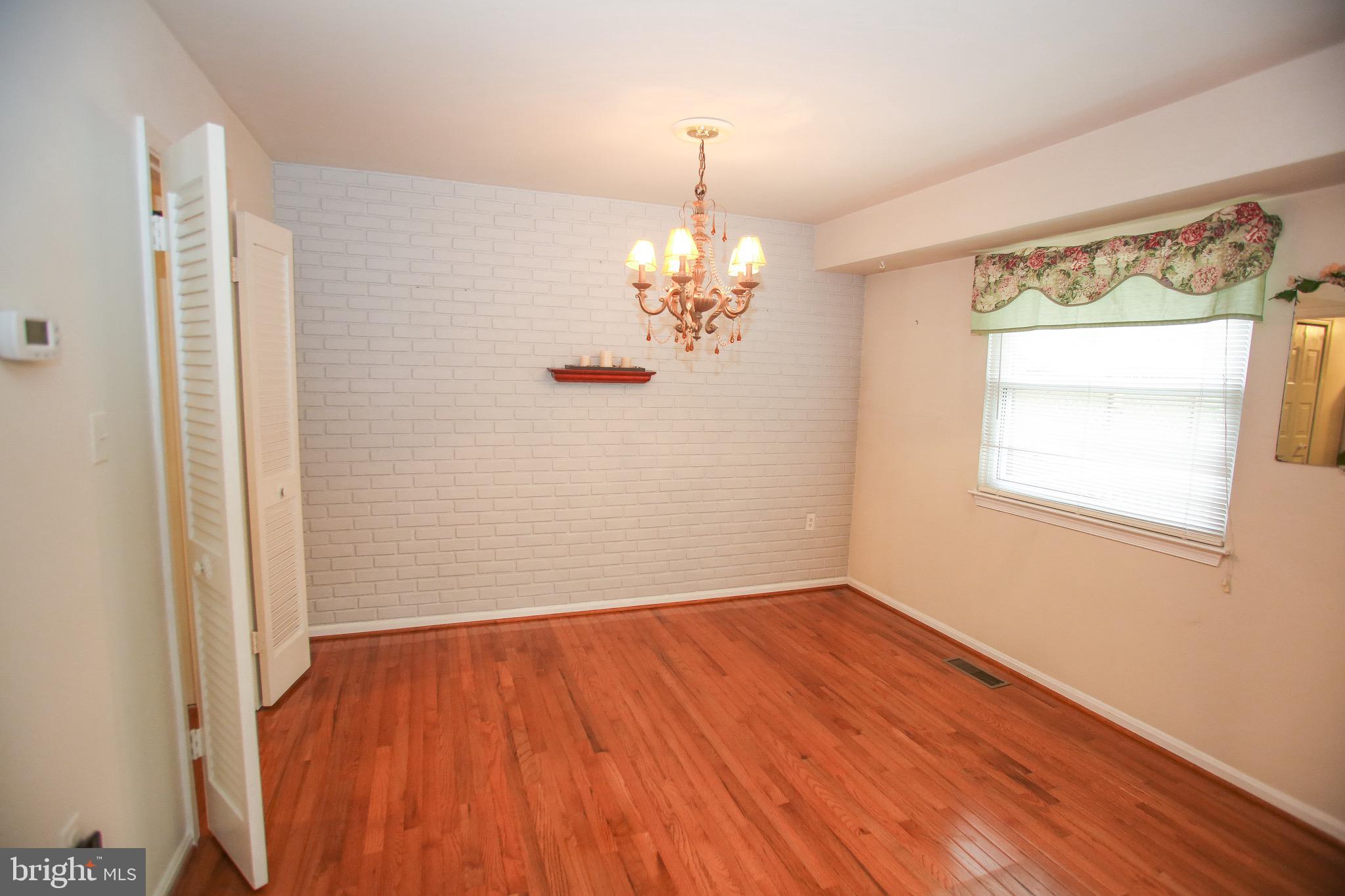 BURKE STATION SQUARE - Residential