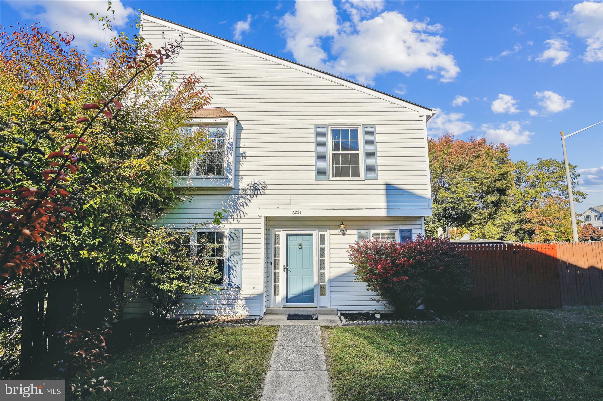 SINGLETONS GROVE - Residential Lease